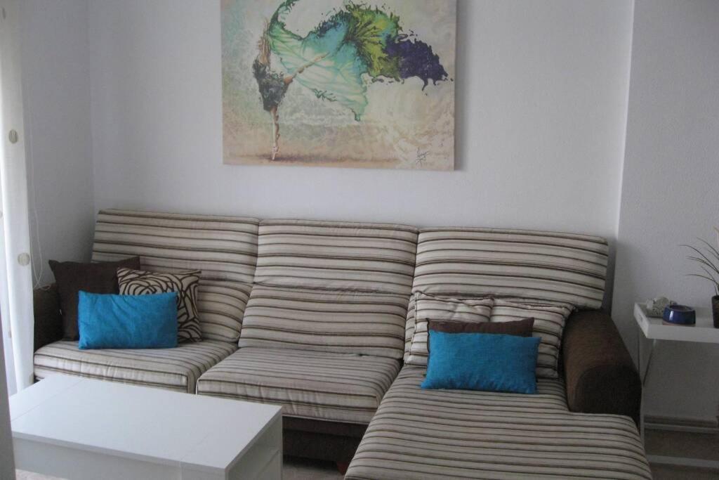 A Cien Metros De La Playa Del Cura Apartment Torrevieja Exterior photo