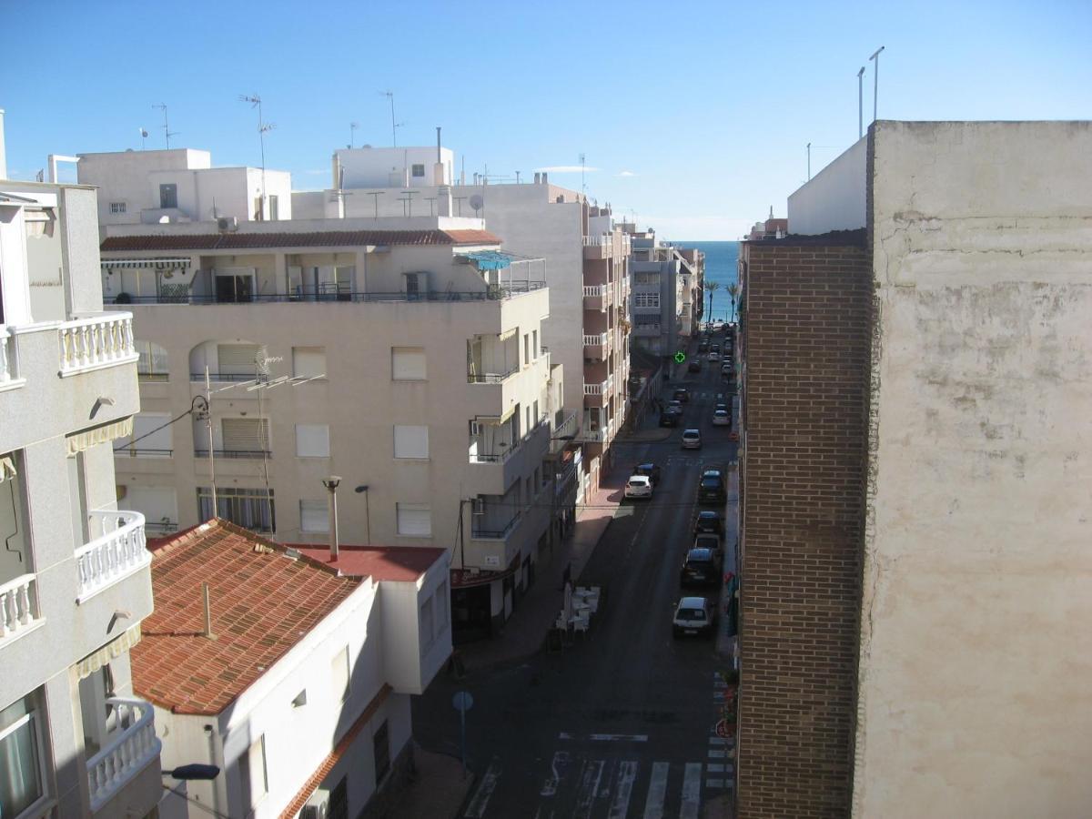 A Cien Metros De La Playa Del Cura Apartment Torrevieja Exterior photo